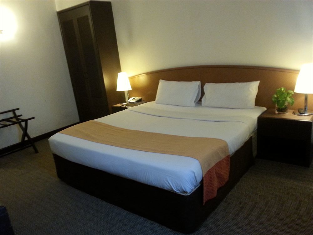 Regalpark Hotel Куала-Лумпур Экстерьер фото